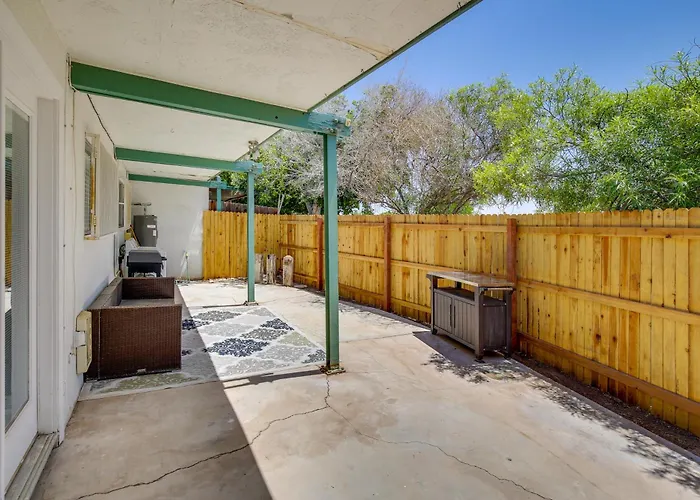 Centrally Located Retreat W/ Fenced Patio * Yuma