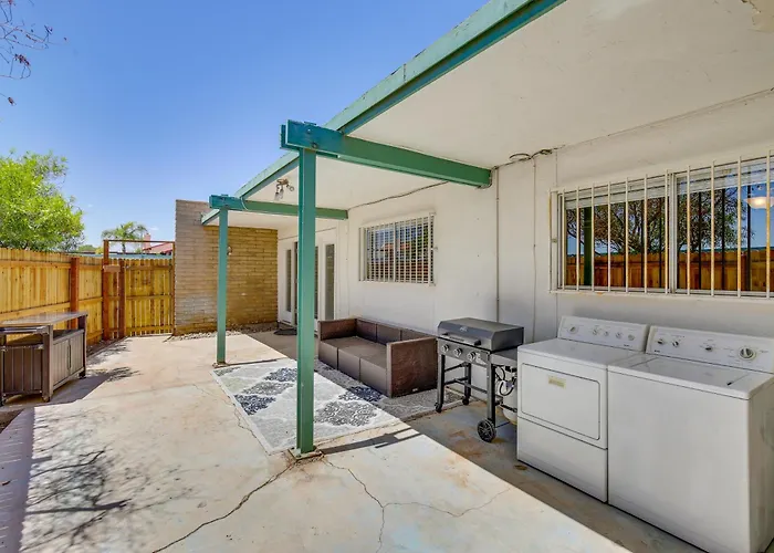 Centrally Located Retreat W/ Fenced Patio Holiday home Yuma